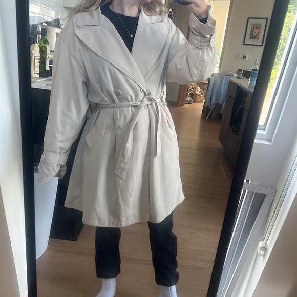 Perfect Oversized Beige Trench coat (vintage) - Picture 7 of 8